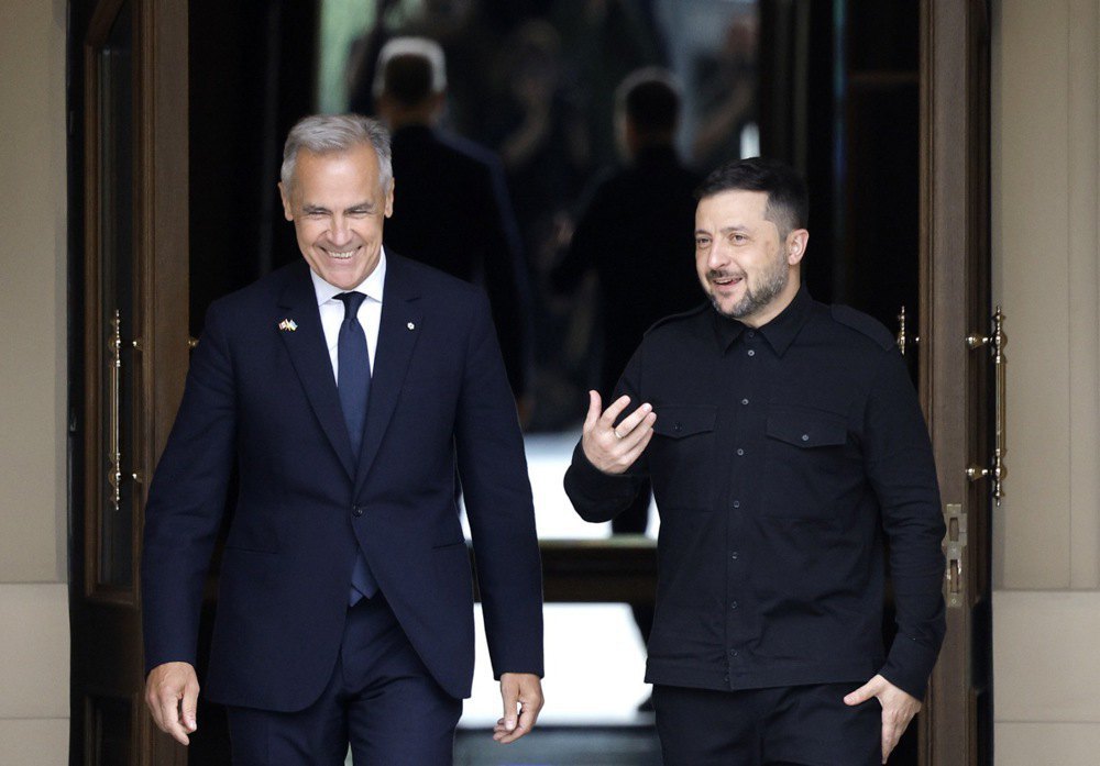 Canadian Prime Minister Mark Carney and Ukrainian President Volodymyr Zelenskyy during a meeting on Independence Day in Kyiv, 24 August, 2025.