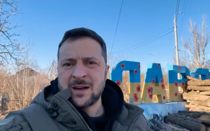 Zelenskyy comes to Donetsk Region, records video congratulation to Armed Forces from Slovyansk