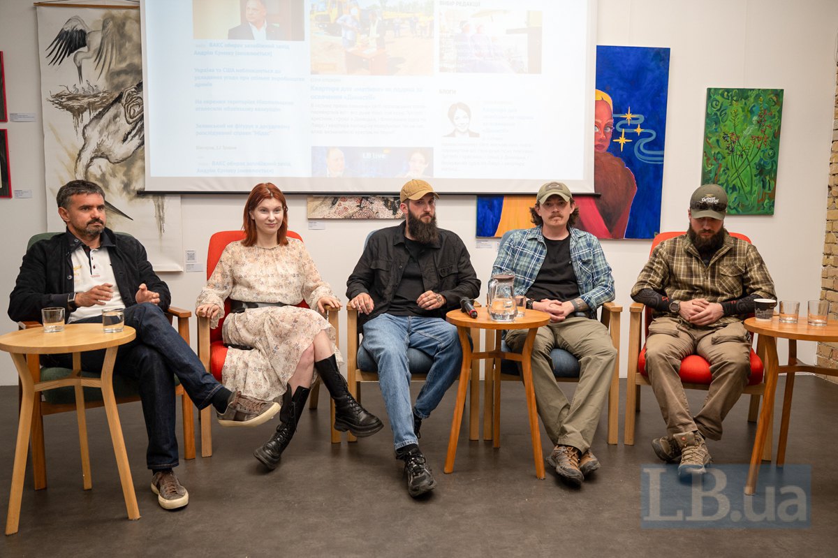 Ihor Liski, Daryna Smolnikova, Kyrylo Masalitin, Ihor Shelepyonok and ‘Vudiʼ