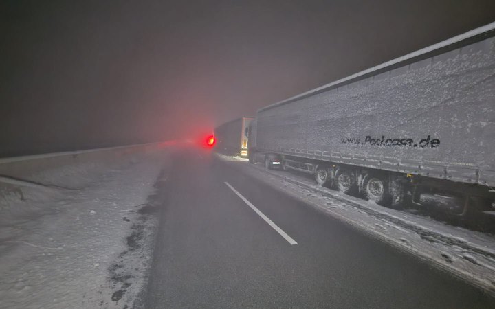 Truck traffic resumes at Slovak-Ukrainian border