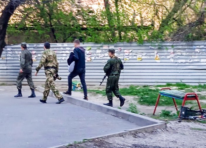 Forces military mobilization in Luhansk