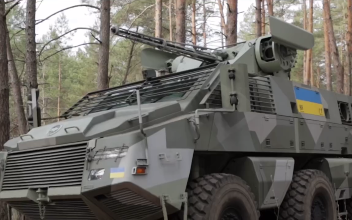 New Ukrainian armoured vehicle presented to Chief of Armed Forces of Ukraine