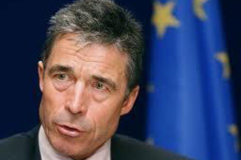 Ex-NATO chief urges lethal weapons for Ukraine