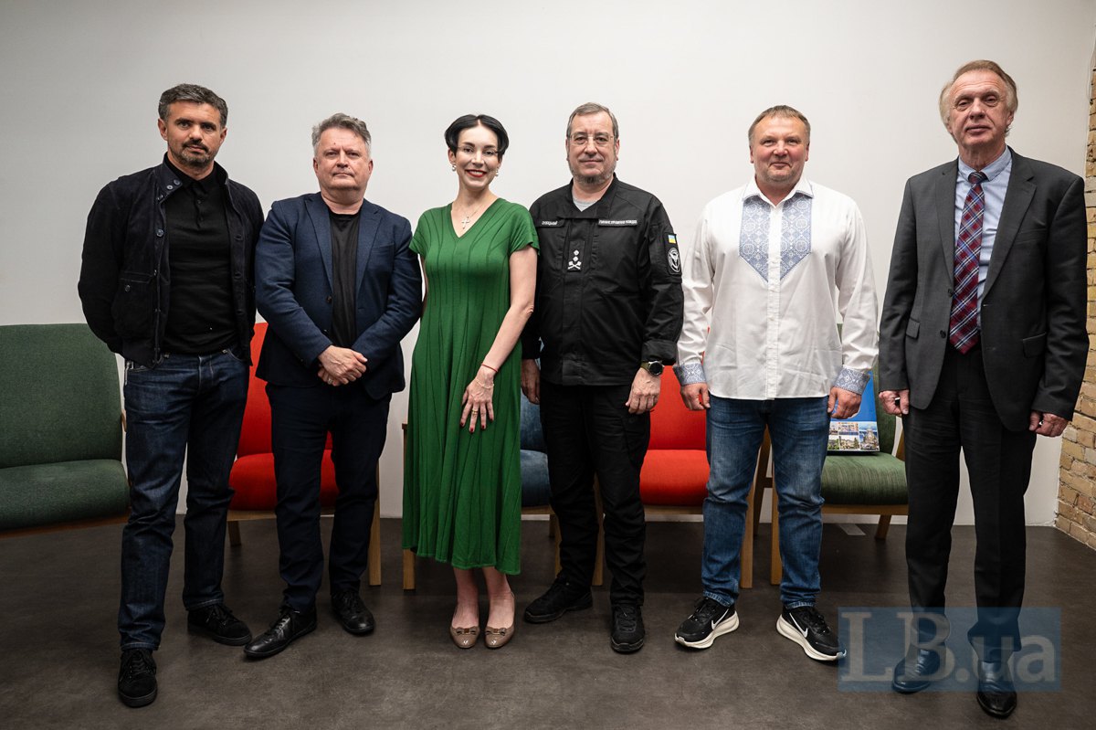 From left to right: Ihor Liski, Serhiy Kyslytsya, Sonya Koshkina, Vadym Skibitskyy, Vadym Denysenko and Volodymyr Ohryzko