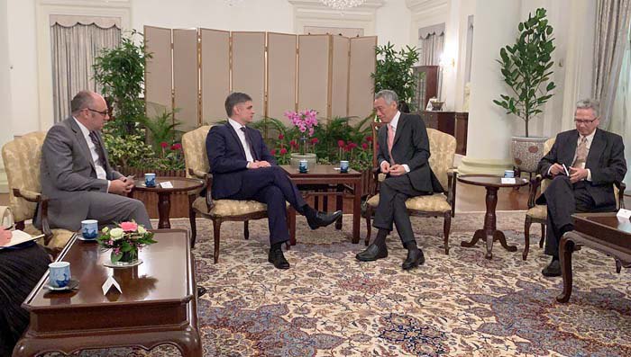 Vadym Prystayko and Singaporean Prime Minister Lee Hsien Loong, 13 January 2020