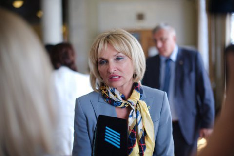MP Iryna Lutsenko gives up MP seat