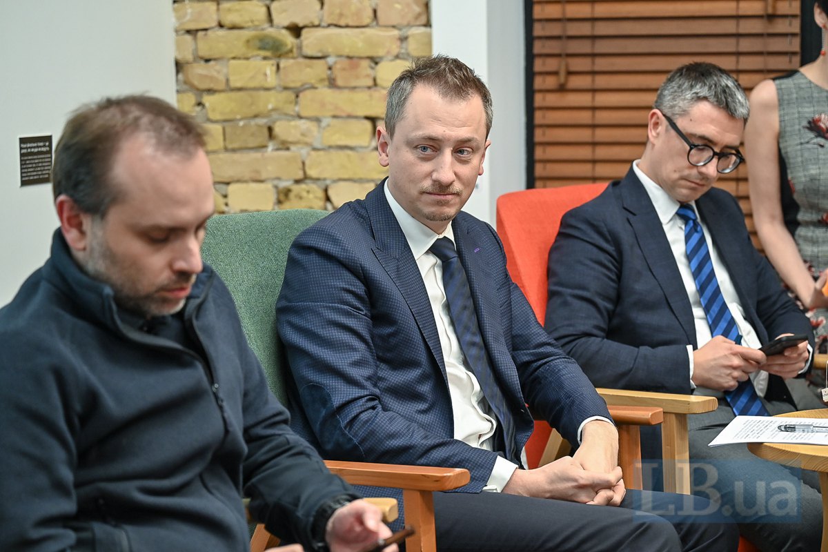  Oleksandr Pertsovskyy, Oleksiy Sobolyev, and Hlib Vyshlinskyy