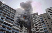 Debris damages high-rise building in Kyiv: killing, injuring people