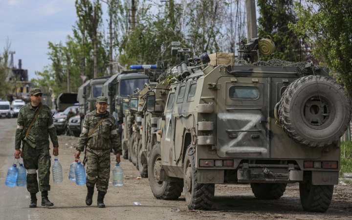 Russian Chechens replace collaborators at checkpoints around Mariupol