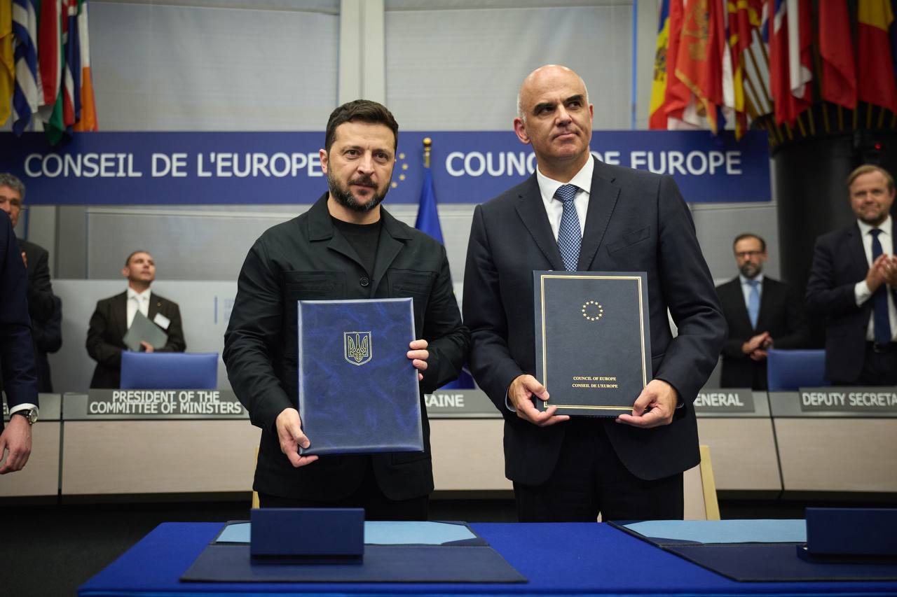 President Zelensky and Secretary General of the Council of Europe Alain Bercet signed documents for ratification of the Agreement on the Establishment of the Special Tribunal on the Crime of Russia's Aggression against Ukraine, 26 June, 2025.