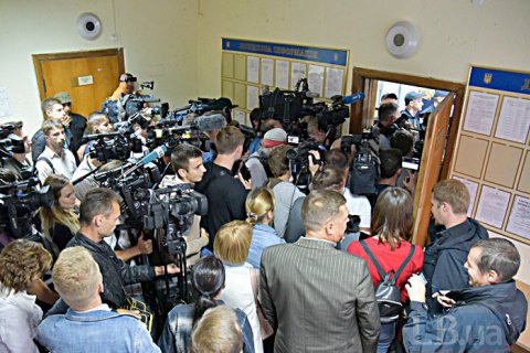 Court postpones hearing on Russian journalist until 19 July
