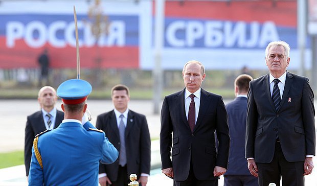 Russian President Vladimir Putin and Serbian President Tomislav Nikolic (right) at a meeting in Belgrade