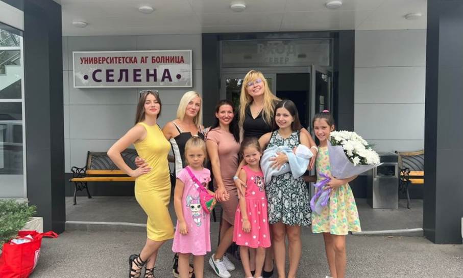 Young mothers welcome Matvey, born on Ukraine’s Independence Day in 2022 in Plovdiv.