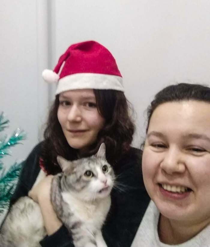 Tanya with her cat and mother Tetyana