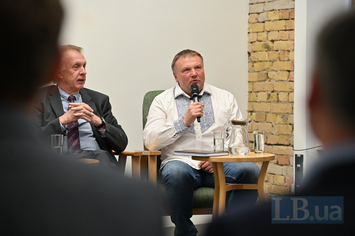 Vadym Denysenko, political analyst
