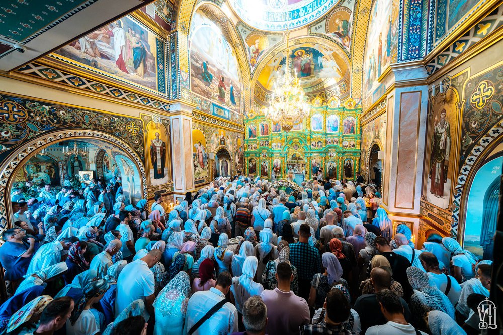 Believers of the UOC-MP during the liturgy
