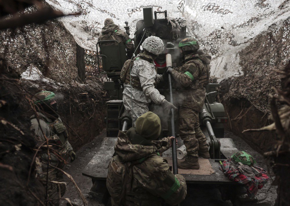  Ukrainian soldiers fire from a 2S22 Bogdana launcher on the front line in Donetsk Region, 23 January 2026.