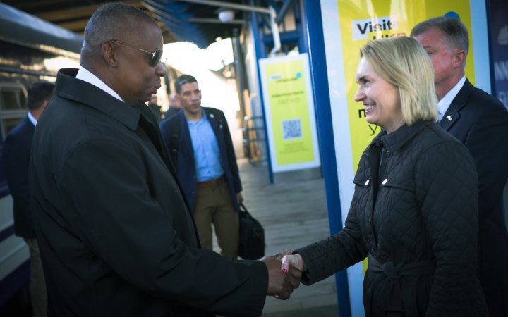 Pentagon chief Lloyd Austin arrives in Kyiv