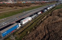 Polish farmers do not let single truck into Poland over past day
