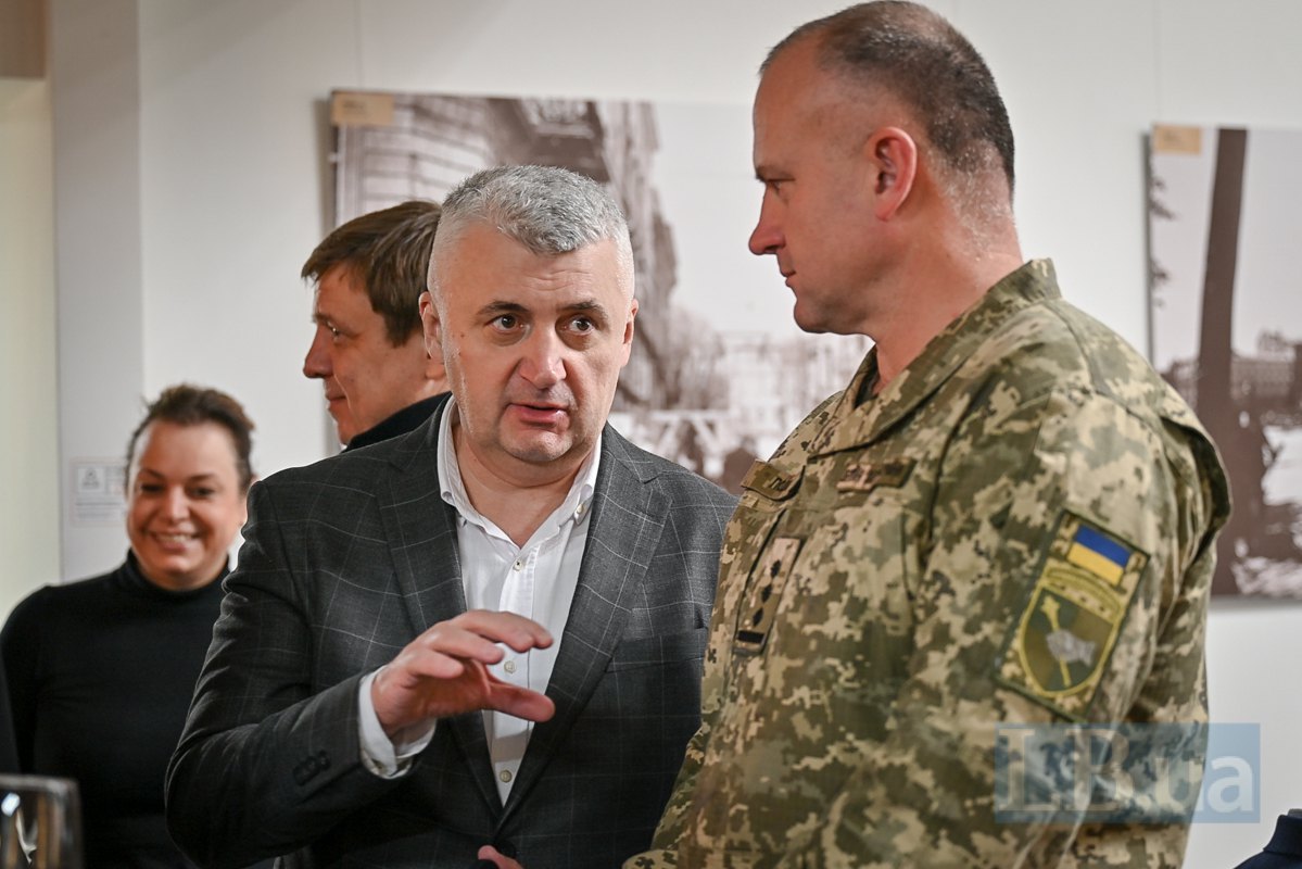 Serhiy Cherevatyy and Colonel Andriy Podik