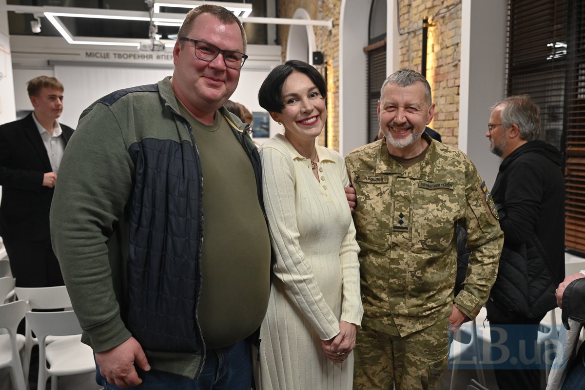 Dmytro Bulatov, Sonya Koshkina and Viktor Proshkin