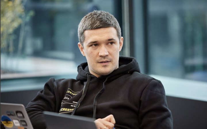 Digital minister says Ukraine uses AI-powered mothership drone for first time 