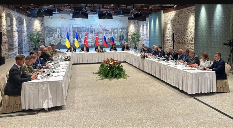 The delegation of Ukraine and Russia during the talks