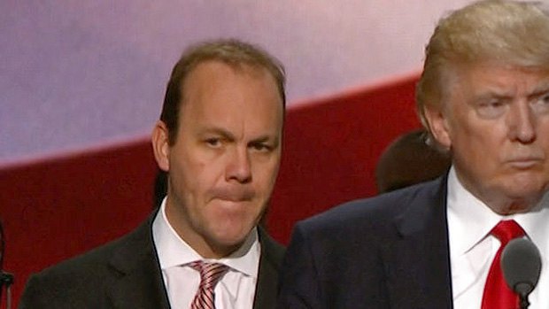 Rick Gates accompanies Donald Trump on the election tour