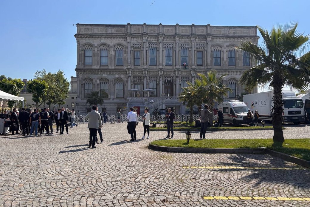 The palace where the negotiations were organised