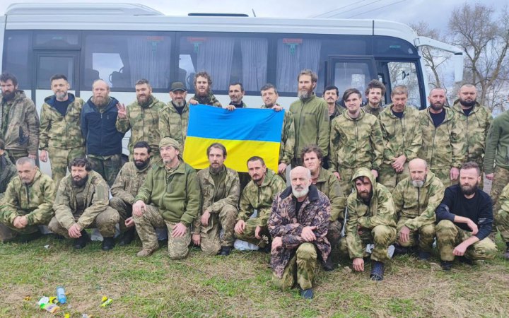 Ukraine brings 130 more prisoners of war home