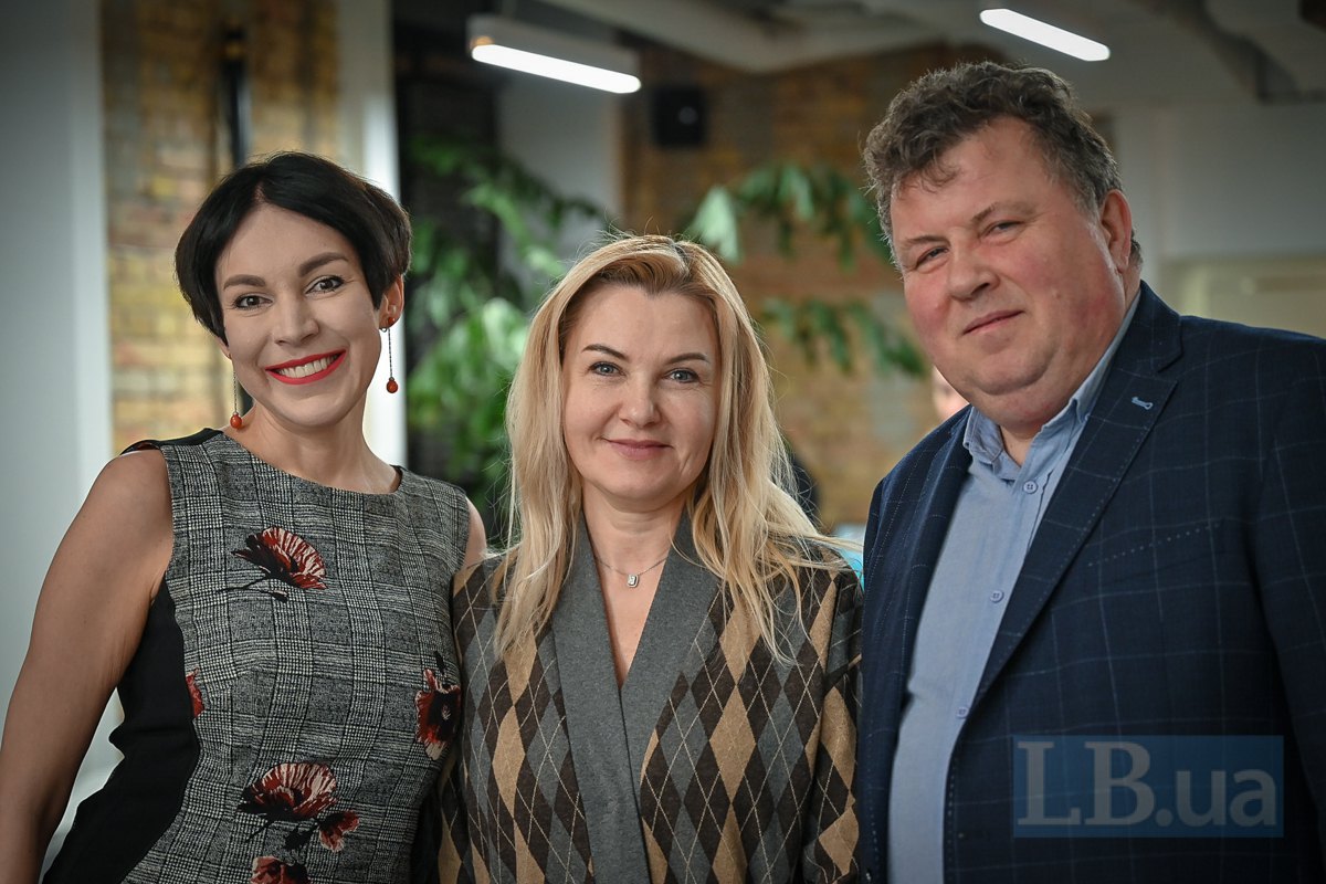  Sonya Koshkina, Oksana Prodan, and Volodymyr Buhrov