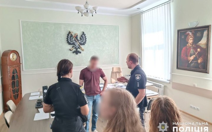 Police conduct searches in Chernihiv city council