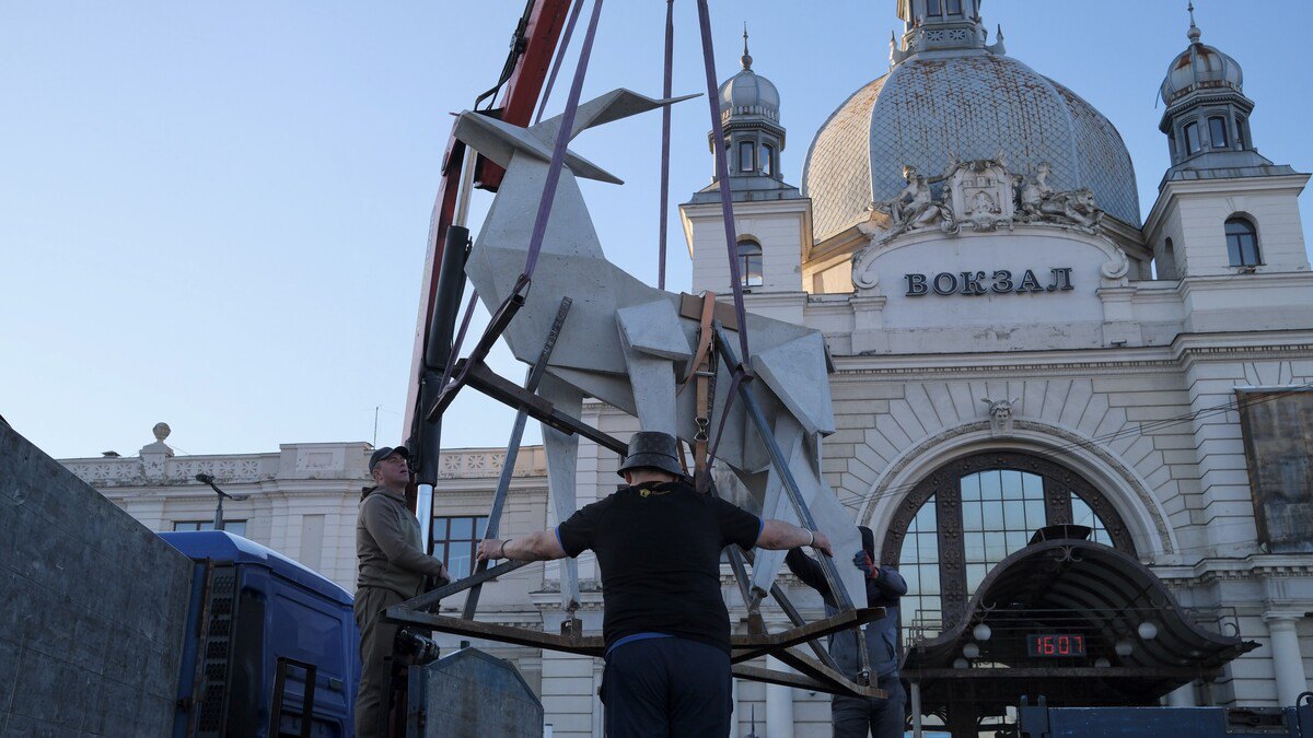 The <i>Deer</i> in Lviv