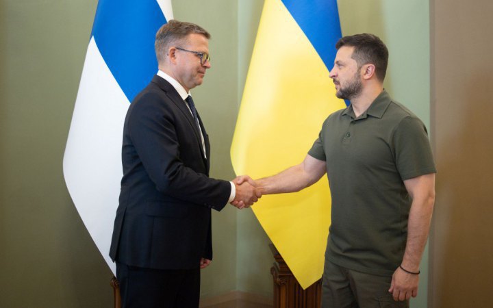 Zelenskyy meets Finnish PM, says new defence aid package pending