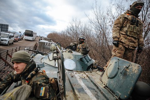 Pro-Russian militants use heavy artillery in Donbas