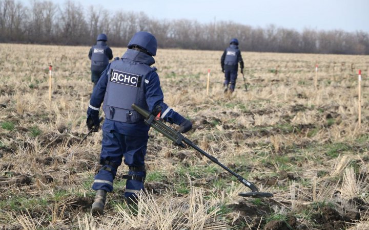 During the day, pyrotechnicians found almost a thousand explosive devices –Ministry of Internal Affairs