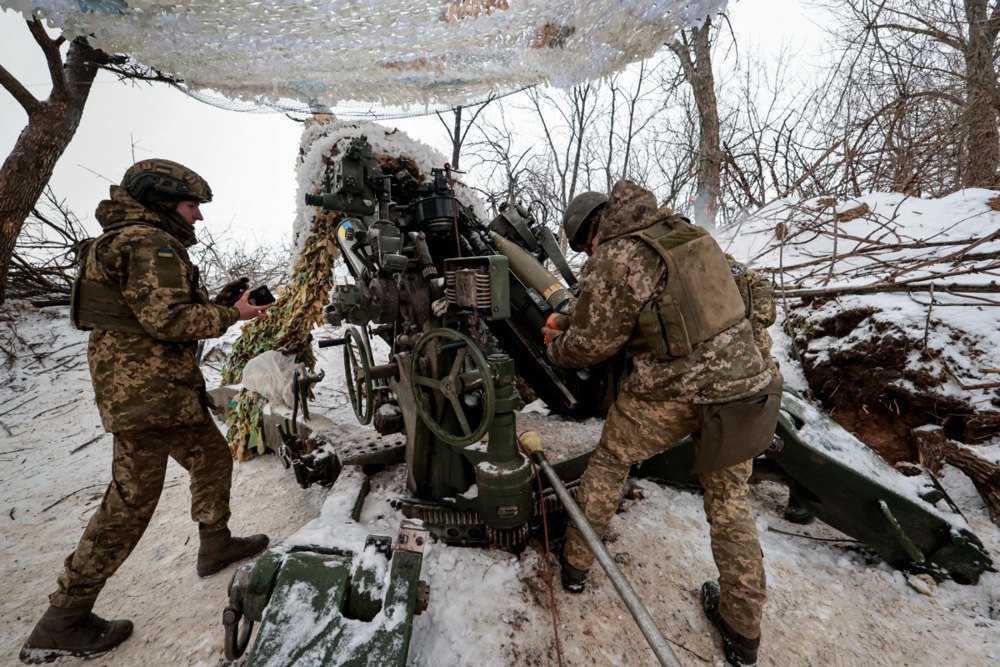 Artillerymen of the 406th Separate Artillery Brigade named after Lieutenant General Oleksiy Almazov work with the M777 howitzer, 14 January 2024.