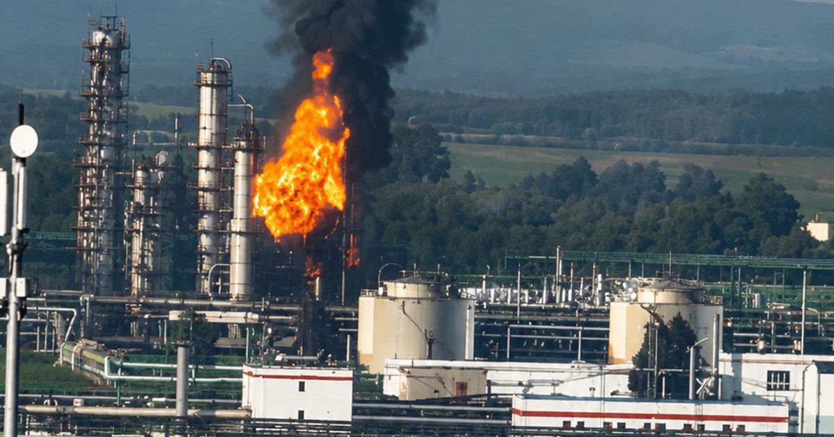 Fire at the Kstovo refinery after a drone attack