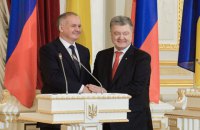 Poroshenko: Putin's visits do not make Crimea Russian