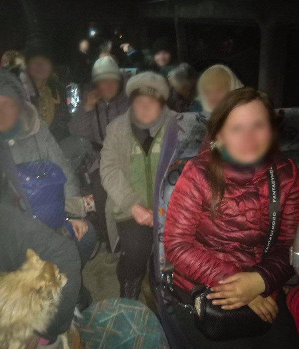 Evacuation of Karyna, Yulia, and their parents from Mariupol.