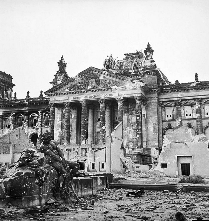 The Reichstag damaged by shelling