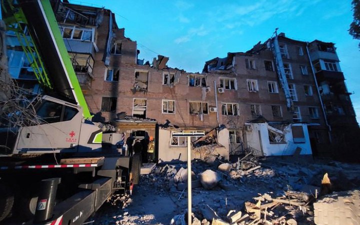 Massive shelling of Mykolayiv: 11-year-old boy rescued from under rubble, some dead