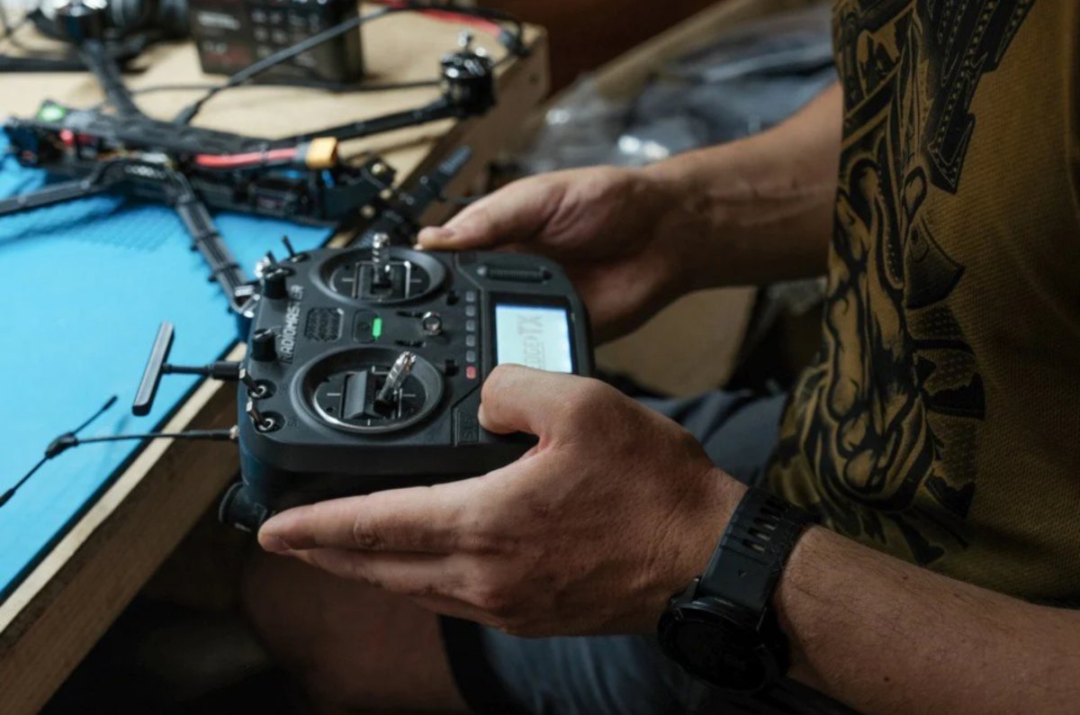 Pilots control FPV drones during an attack on the front line near the city of Chasiv Yar, Donetsk Region, on 29 July, 2025.