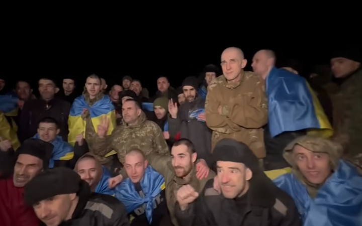 Ukraine brings back 230 servicemen, civilians from Russian captivity