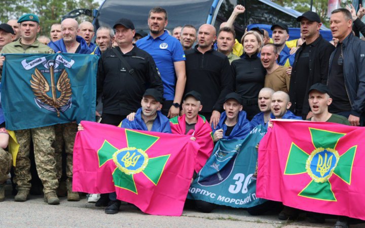 Another group of seriously ill, wounded Ukrainian defenders returned from Russian captivity