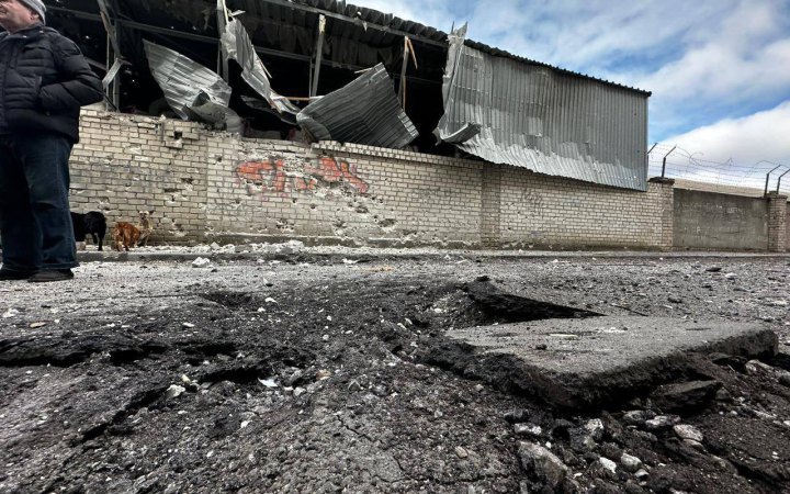 Russians shell Kherson again, one person killed