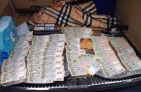 Three Kiev tax officers caught red-handed