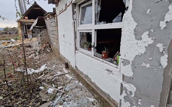 At least three dead as Russians shell Chornobayivka with cluster munitions