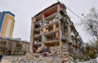 "Missile fragments burned into the carpet": how Ukrainians live in damaged apartments and what will happen next to housing in Uk
