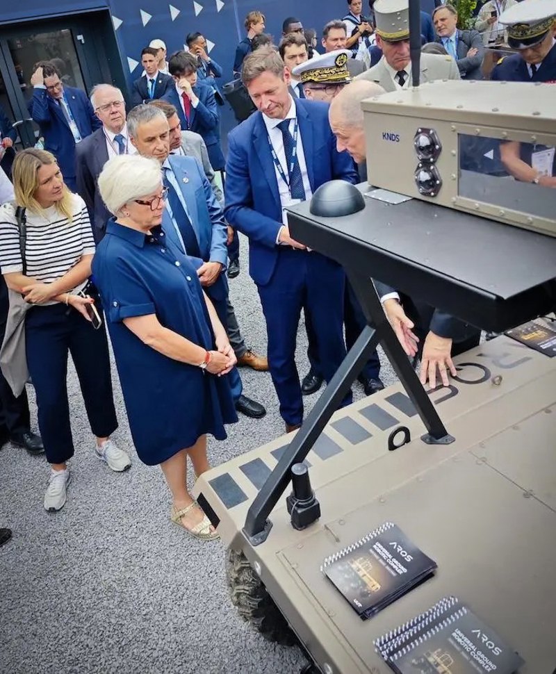 French Defence Minister near the ground robotic platform Ravlyk